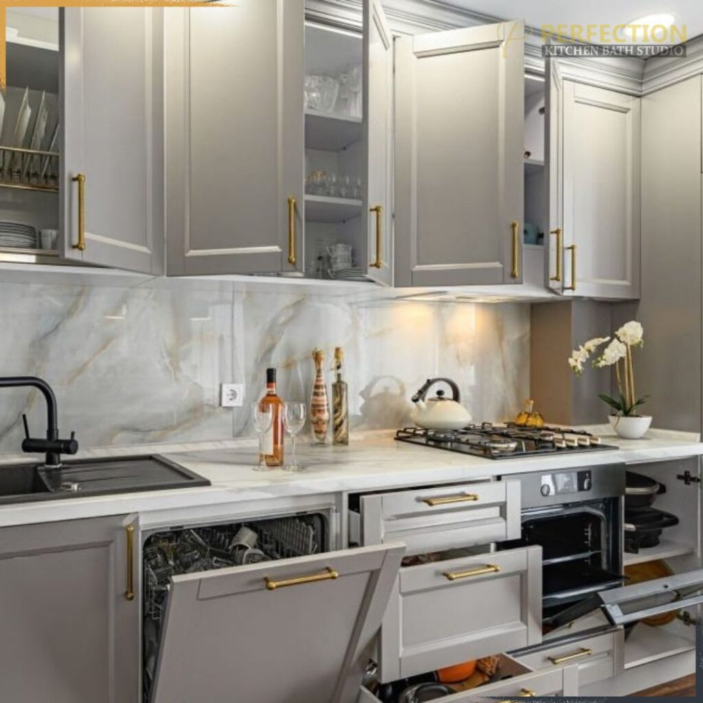 West Palm Beach Shaker-Style Kitchen Cabinets